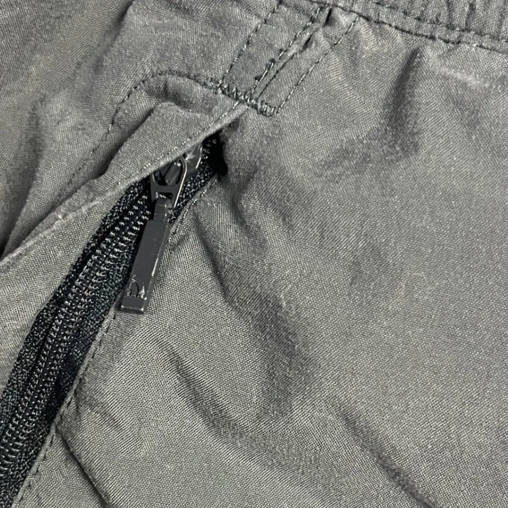 The North Face Cargo Swim Shorts XL Gray Nylon Quick Dry Zip Pocket Hiking Beach